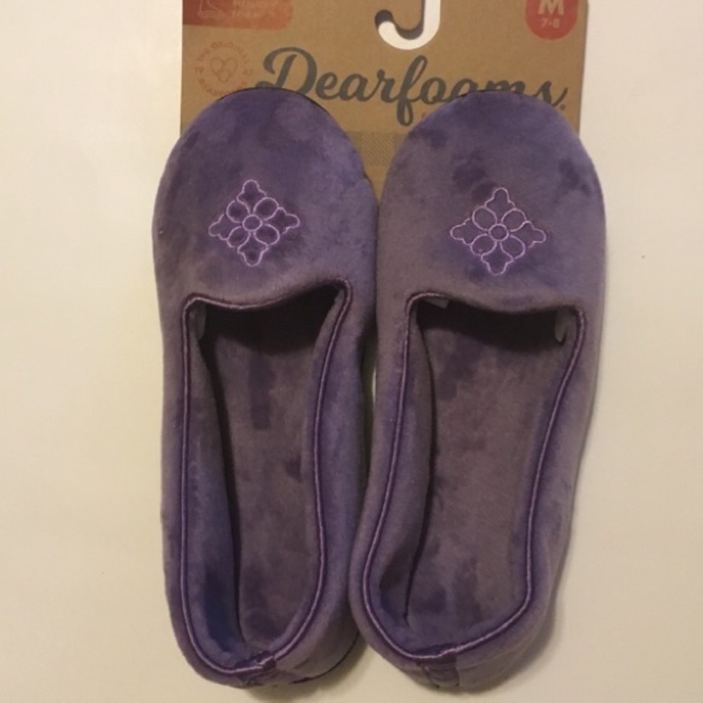 NWT Smokey Purple Dearfoams Slippers. Medium 7-8.